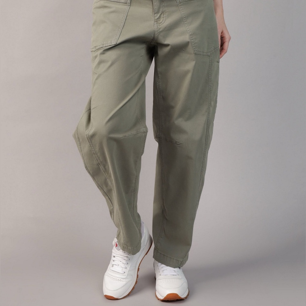 American Eagle Stretch Barrel Pant size 8 Olive Green